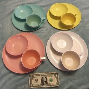 Melmac sun valley dish set, pastel colors 12 pieces. Mid century decor